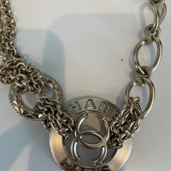 Chanel Golden Chain Strand Necklace with Signature Pearls - Picture 3 of 4